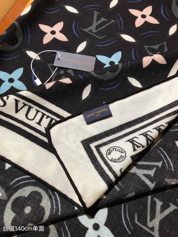 Louis Vuitton Scarf LVC00569